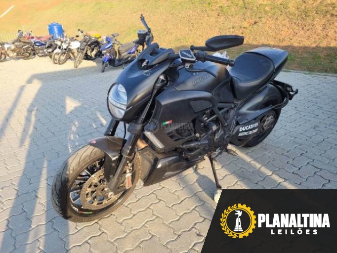DUCATI DIAVEL 1198 14/14 DUCATI DIAVEL 1198 14/14