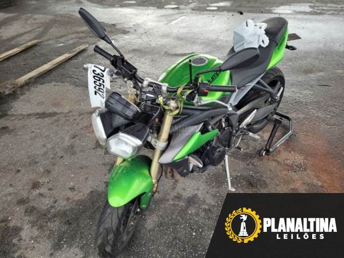 TRIUMPH STREET TRIPLE 675 13/14