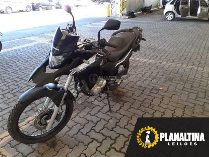 HONDA XRE 300 19/19