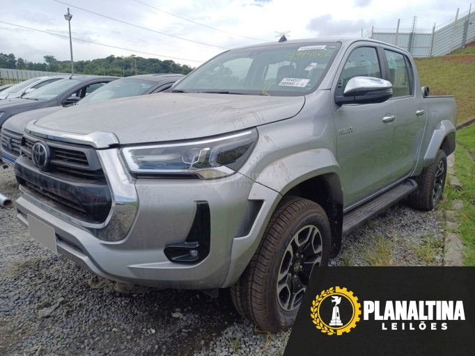TOYOTA HILUX 23/24
